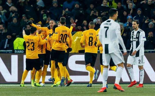  阿森纳主场完胜狼队稳固联赛第三位置