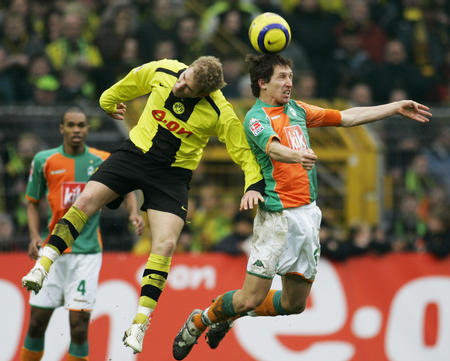  云达不来梅老将发威，经验制胜终结连败颓势