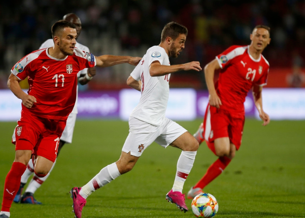  奥格斯堡锋无力难题凸显，三连平难掩进攻疲软症结  